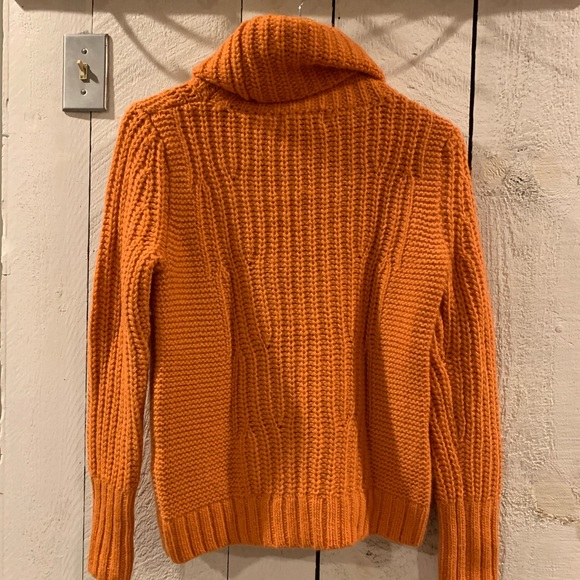 🧶 Banana Republic Chunky Knit Turtleneck Sweater - Picture 3 of 3